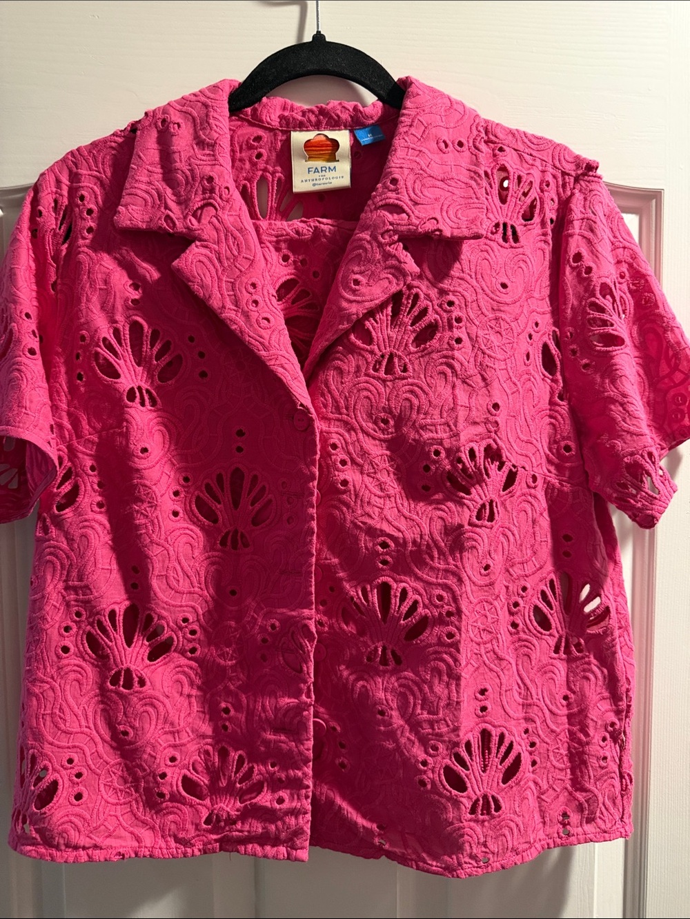 FARM Rio Hot Pink Eyelet Button-Down Short Sleeve Shirt